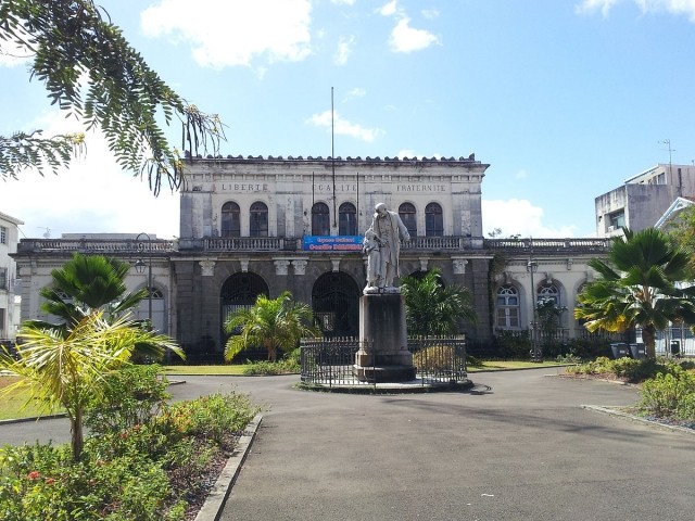 Ancien_palais_de_justice_de_Fort-de-France