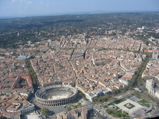 nimes