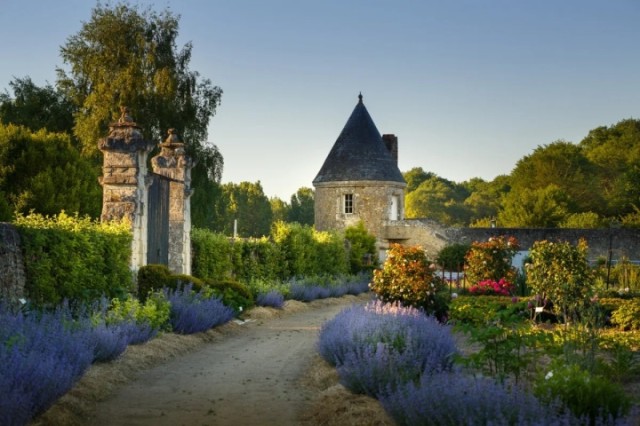 chateau-de-valmer-tour-de-la-serre-c-leonard-de-serres